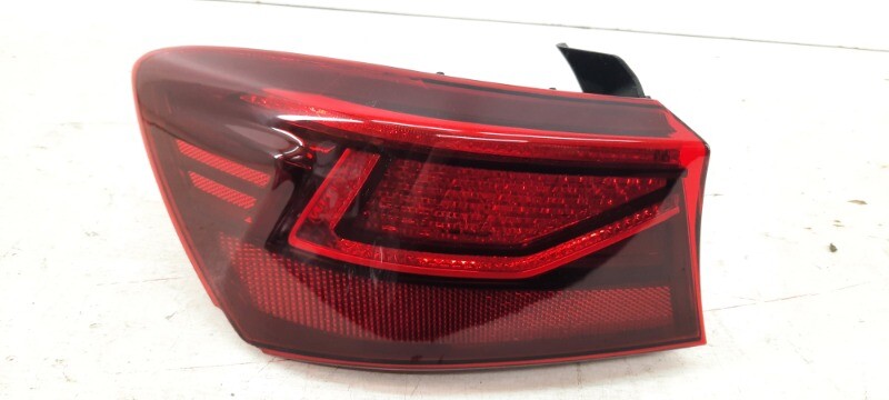 Foco Trasero Izquierdo Para Kia Cerato desde 2019 Alternativo