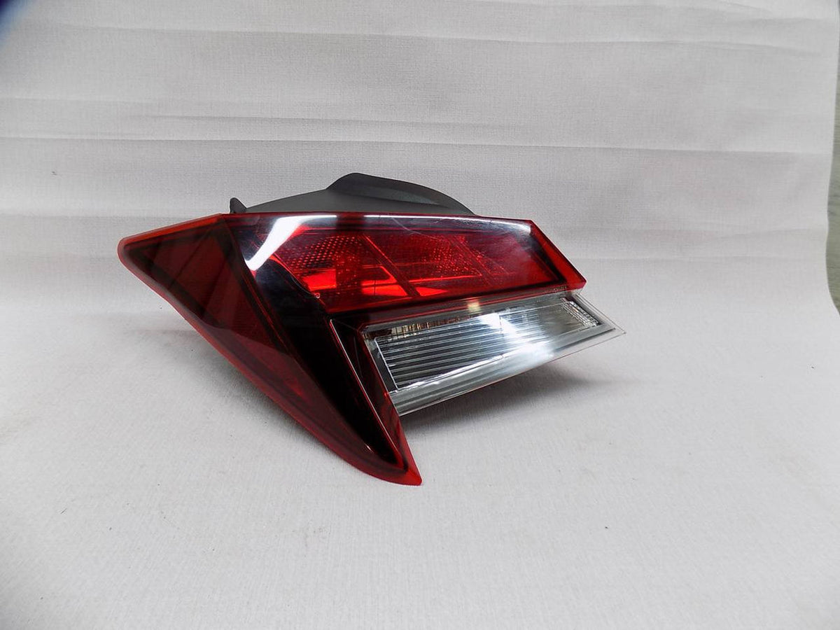 Foco Tras. Izq. Lh Original Para Hyundai Elantra 2020-2025